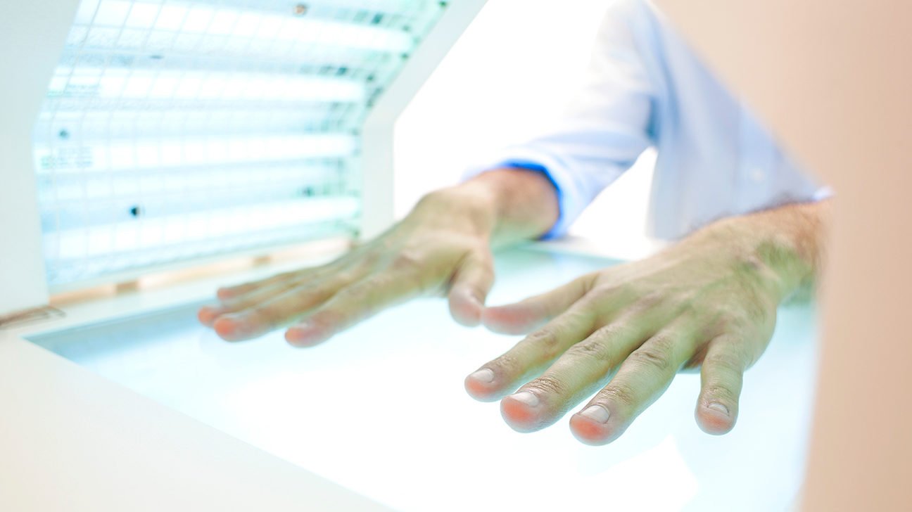 Phototherapy for Psoriasis: Types, Home Therapy, Cost &  More
